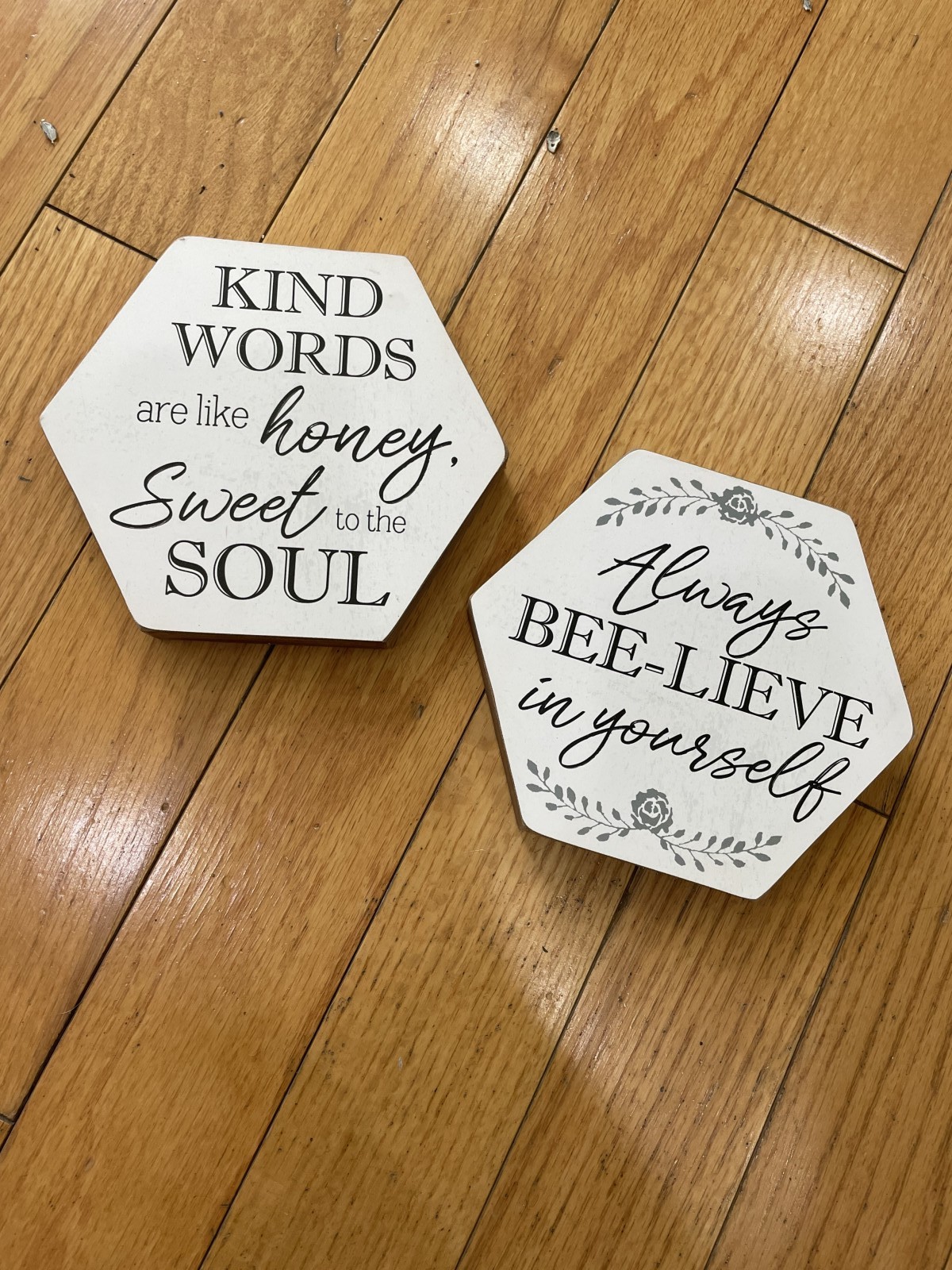 bee signs